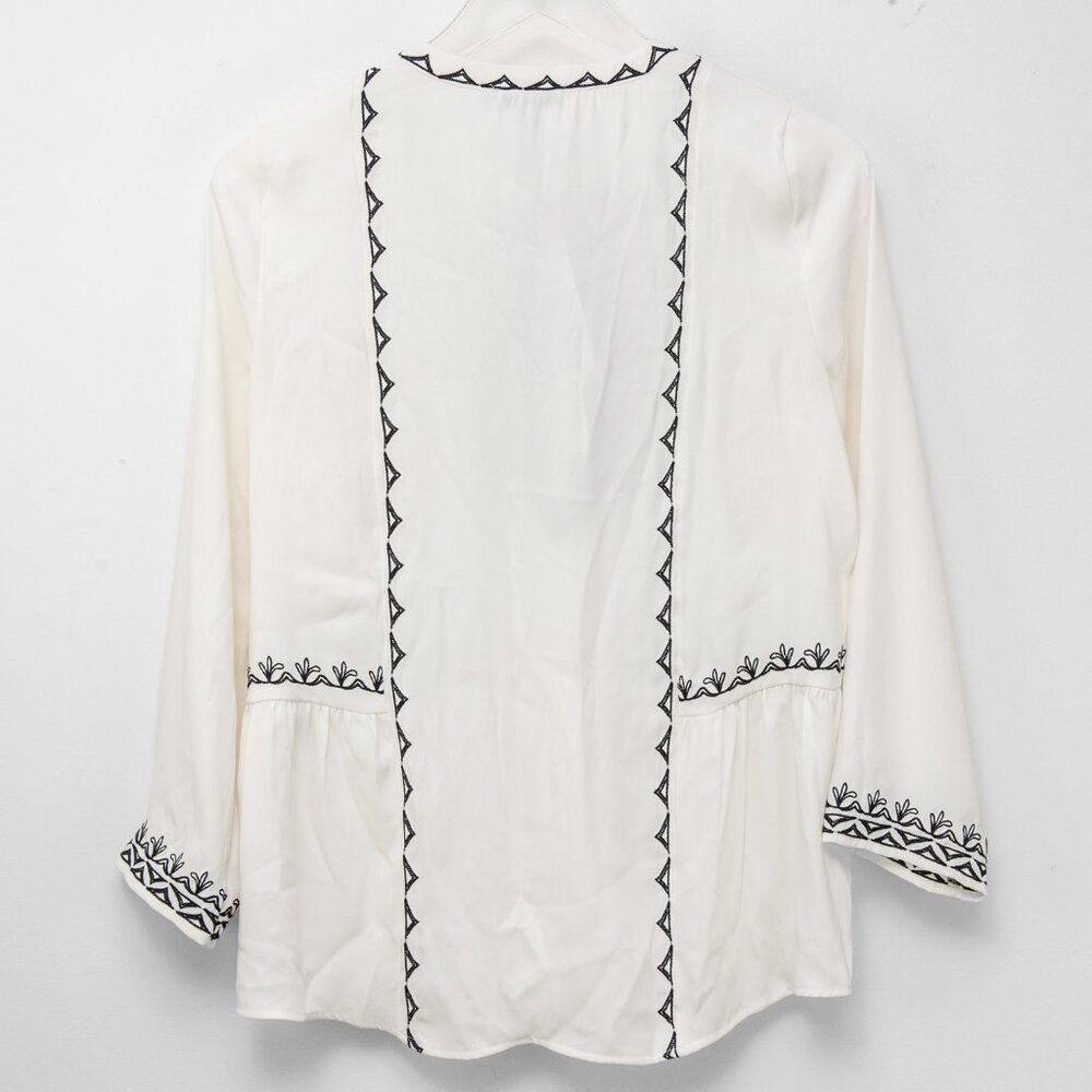 Chico's Satin Embroidered Blouse Bohemian Long Sleeve Off White Black Size 0 / 4 - Picture 3 of 6